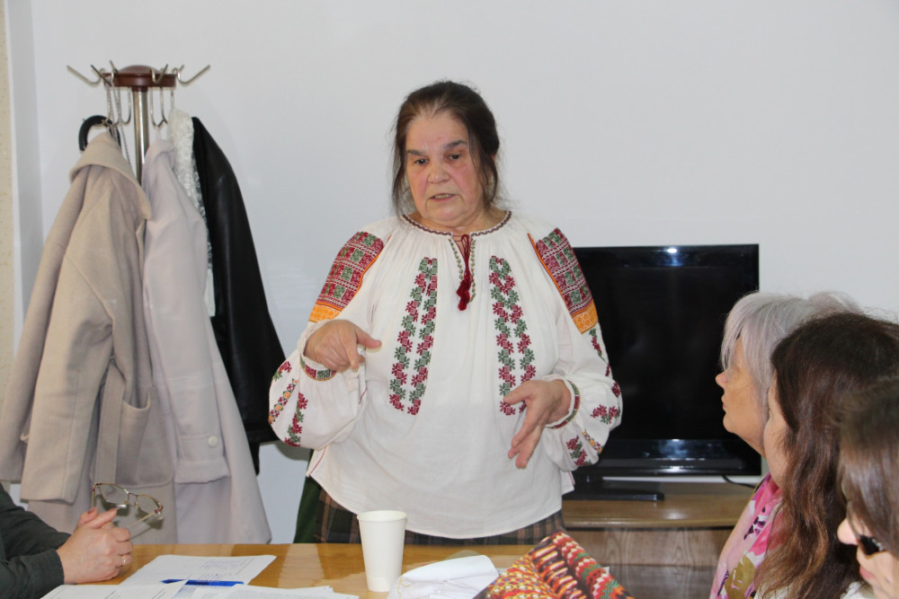 „Cămașa cu altiță – treptele excelenței. Citim și coasem simboluri pe cămașa cu altiță”