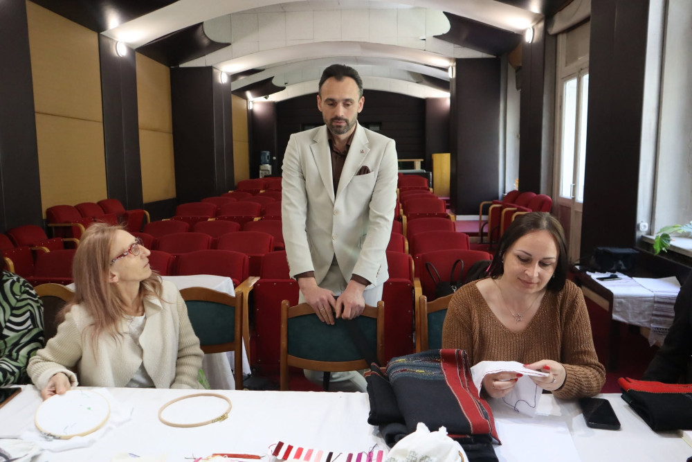„Șezătoarea de vineri”