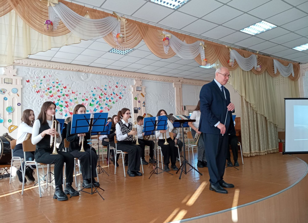 „Modele și metode de promovare și valorificare a muzicii naționale prin intermediul fanfarelor de copii”.