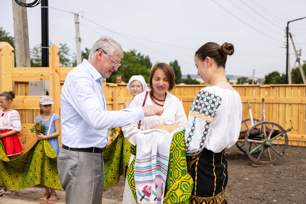 Festivalul „Dor țesut în păretare”